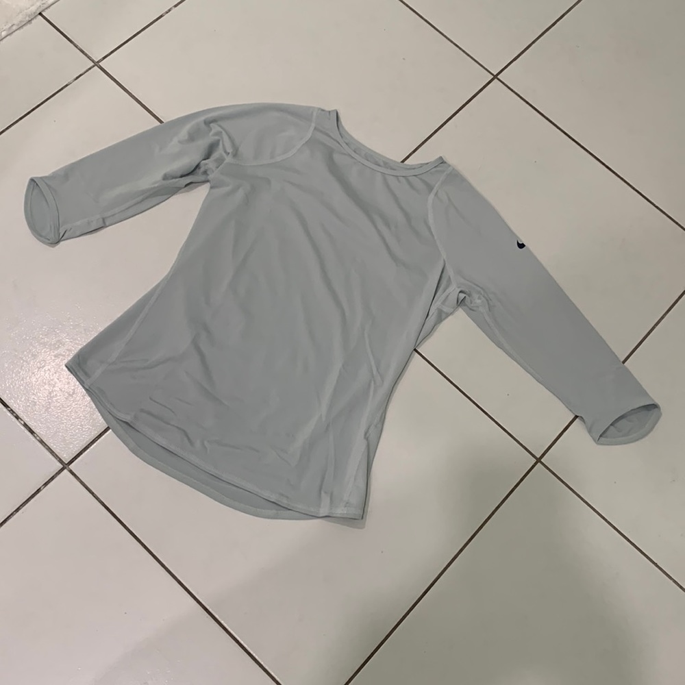 Womens Nike Fall/Winter weight 3/4 sleeve top